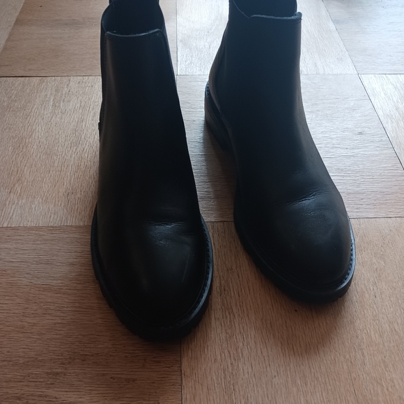 Steve Madden Leopold Chelsea Boots - Picture 3 of 5